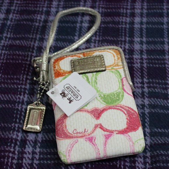 Coach Handbags - NWT Coach Monogram Wristlet Wallet